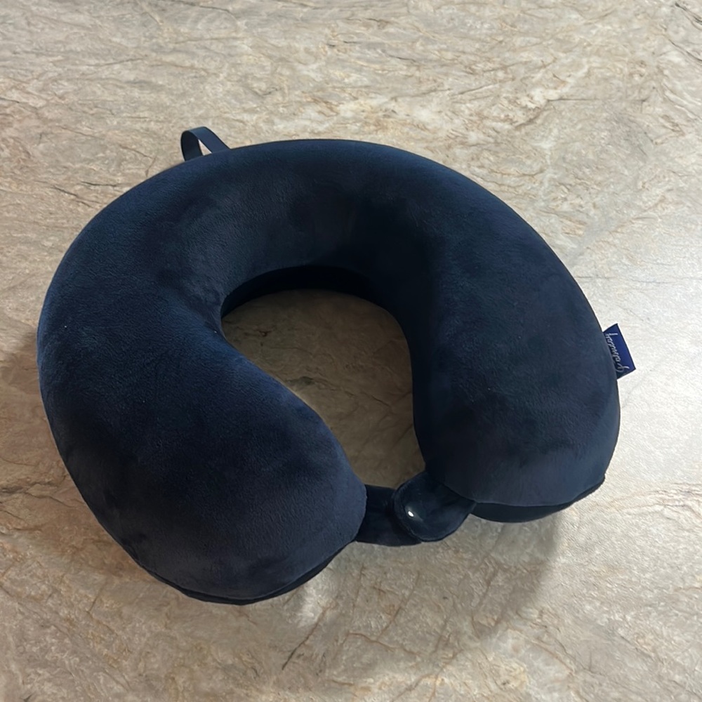 Free!! Neck pillow